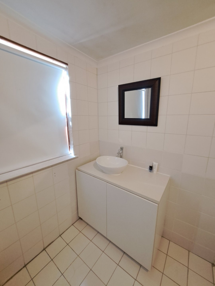 4 Bedroom Property for Sale in Rondebosch East Western Cape